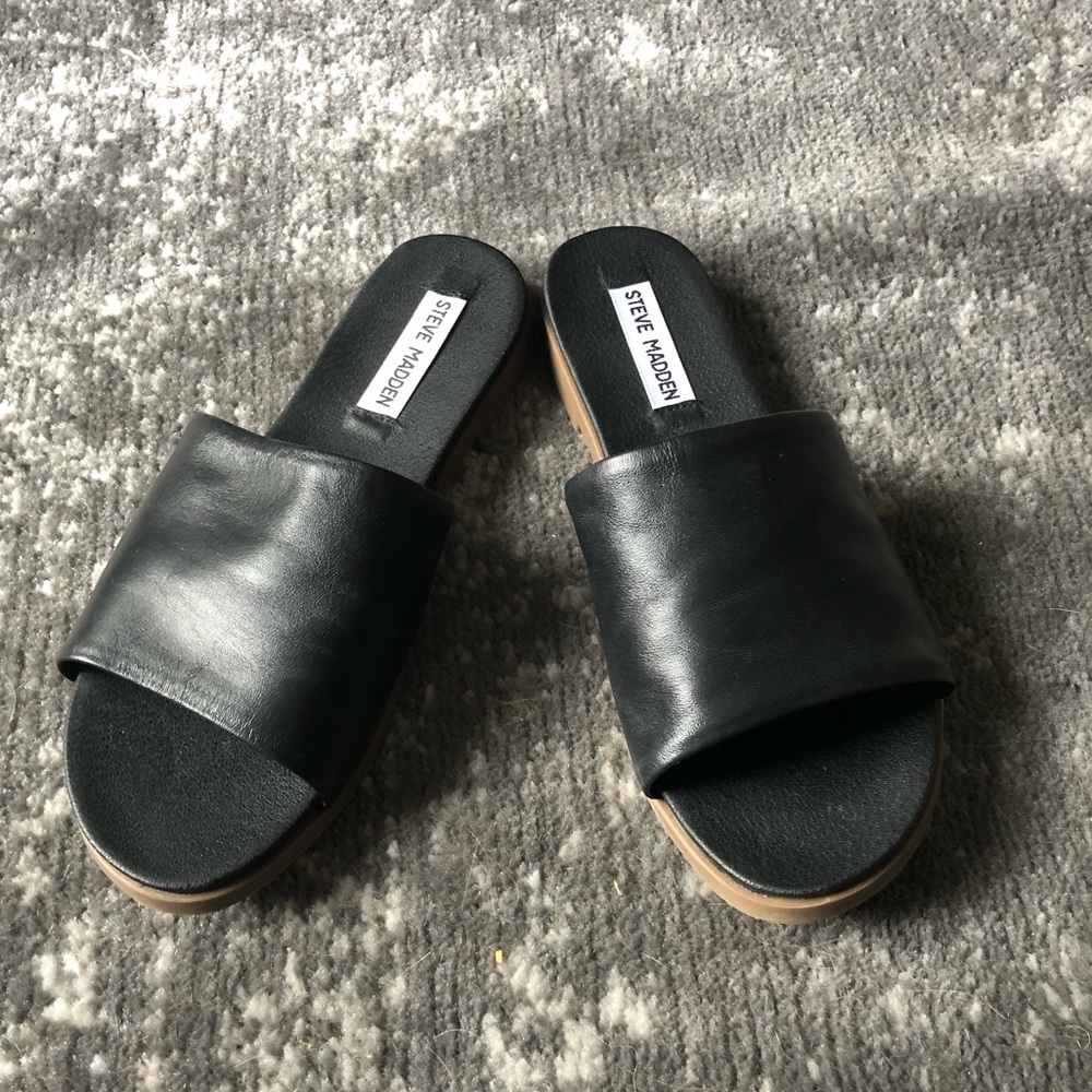 Steve Madden black sandals